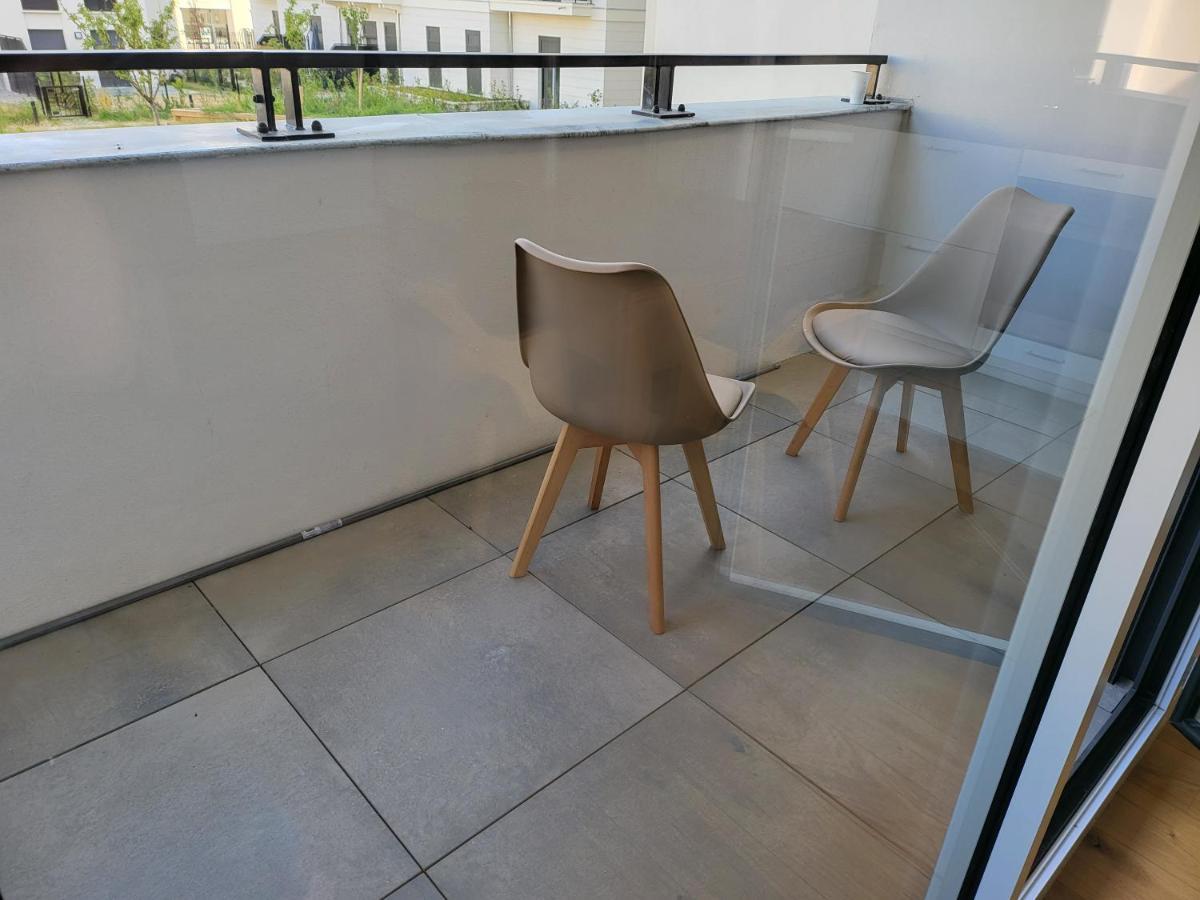 Superbe Appartement A 3Min A Pieds De La Gare Шеси Экстерьер фото